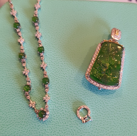 Untreated Guatemala Jadeite Jade Pendant Necklace - Picture 11 of 12